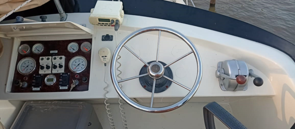 cruceros - YATE MOTOR  - ORTHOLAN 1010
