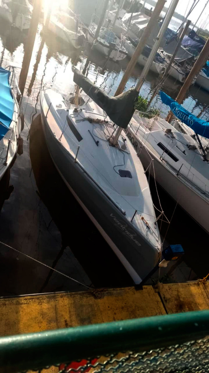 veleros - YATE DE VELA - RESERVADO - VEINTIDUE