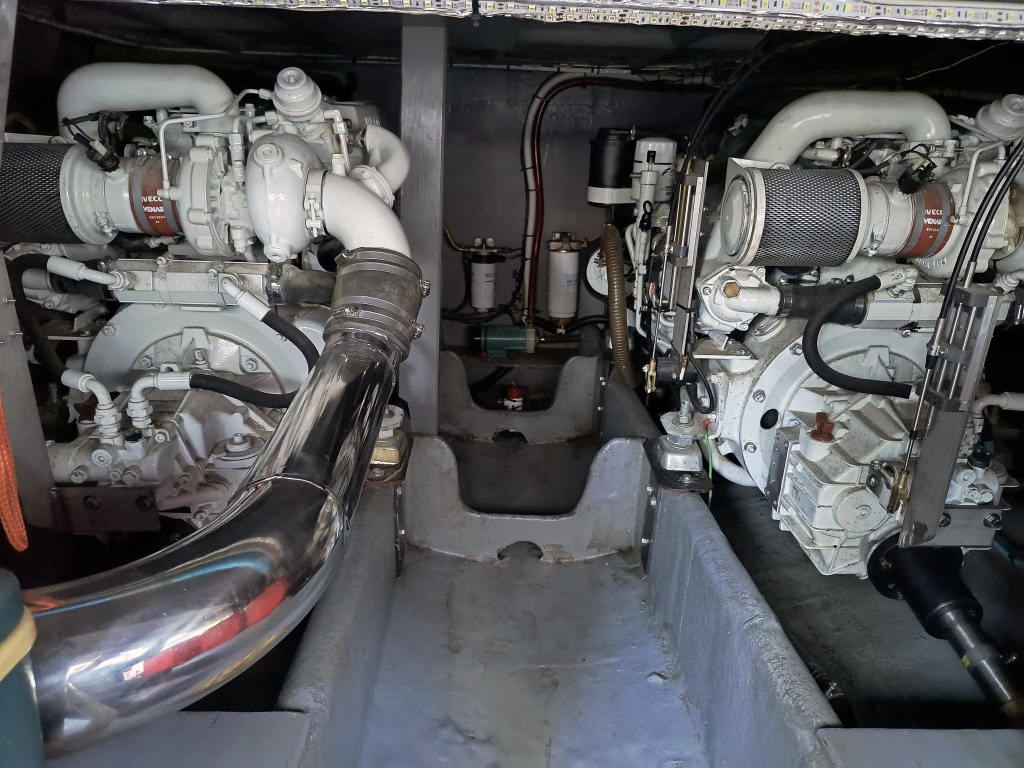 cruceros - YATE MOTOR  - CUSTOM 38