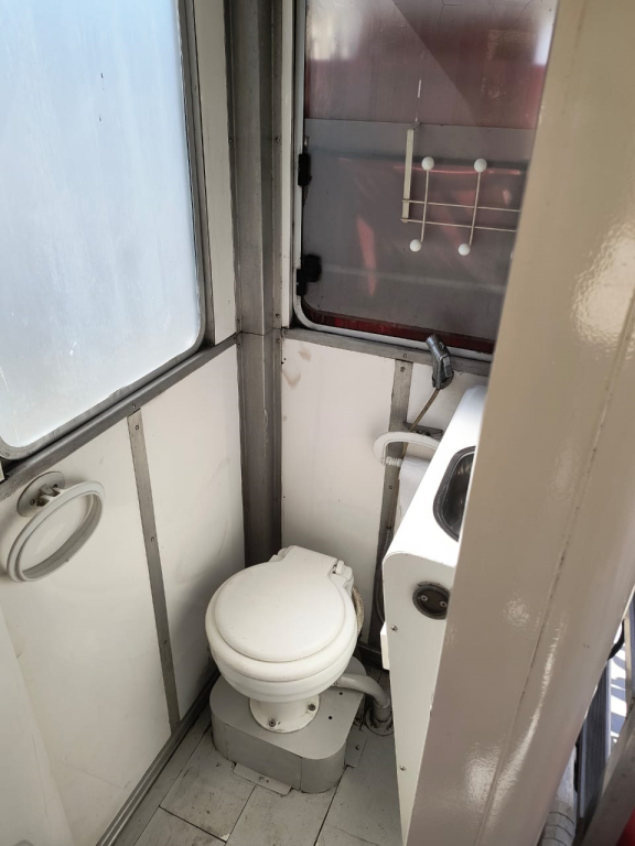 lanchas - PONTON CON TECHO RIGIDO - PONTOON 240