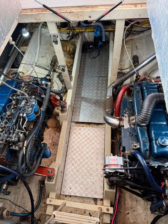 cruceros - YATE MOTOR  - GALVEZ 14 TECHO RIGIDO