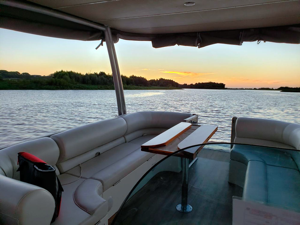 lanchas - PONTON CON TECHO RIGIDO - PONTOON 240 LERCH