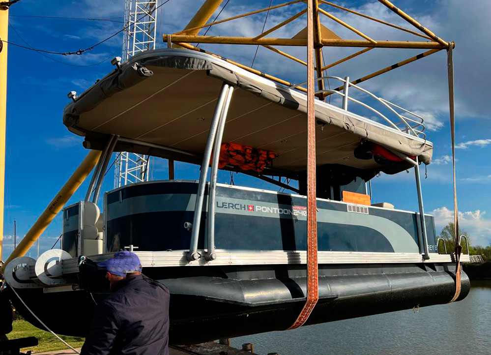 lanchas - PONTON CON TECHO RIGIDO - PONTOON 240 LERCH