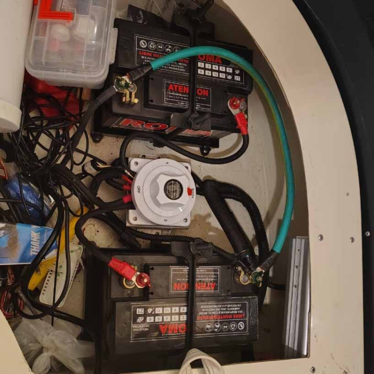 lanchas - PONTON CON TECHO RIGIDO - PONTOON 240 LERCH