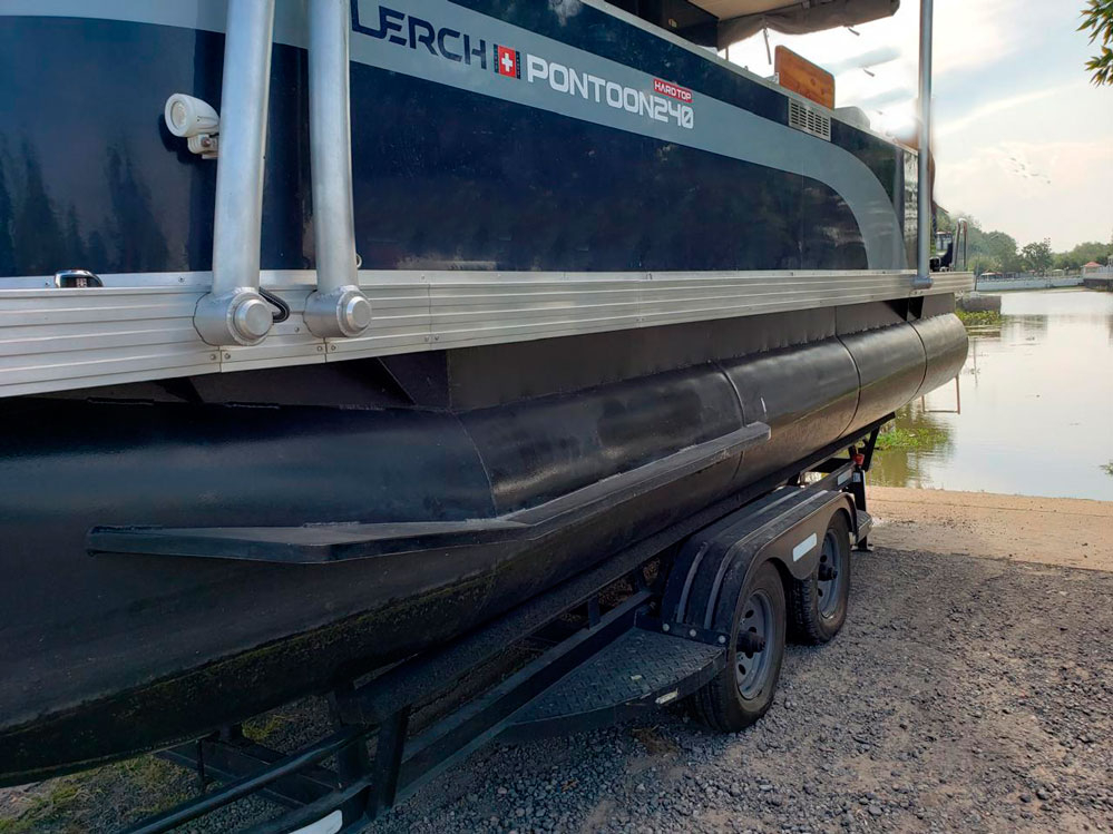 lanchas - PONTON CON TECHO RIGIDO - PONTOON 240 LERCH