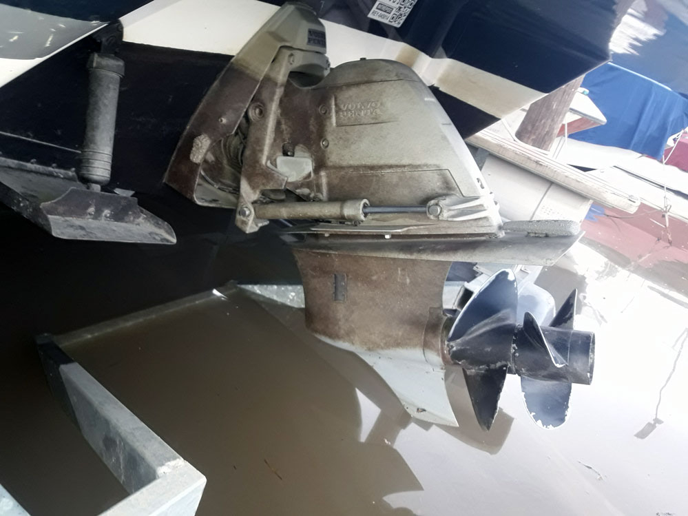 cruceros - YATE MOTOR  OPEN - TRENTO 285- OPORTUNIDAD