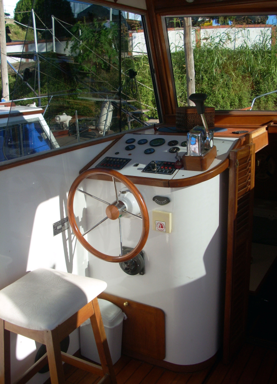 cruceros - YATE MOTOR  - GRANDJEAN 